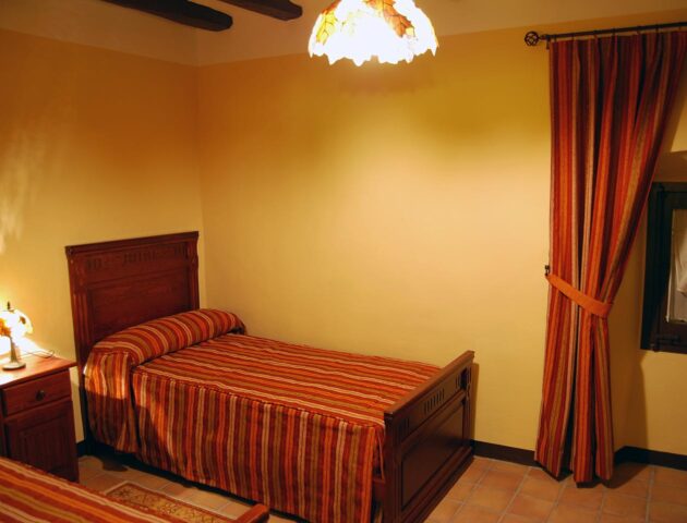 Habitación Caoba de Cal Grau